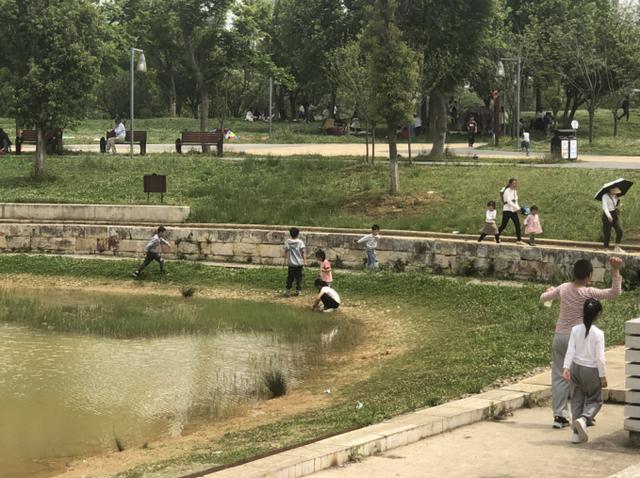 游在贵州拍一拍|运动健身晒太阳 市民乐享户外时光